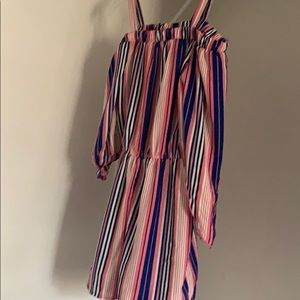 A jumper with shorts and quarter sleeves